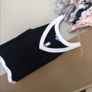 ANTONIO MELANI Tops - NWT Antonio Melani lightweight sweater top ANTONIO MELANI Tops - NWT Antonio Melani lightweight sweater top